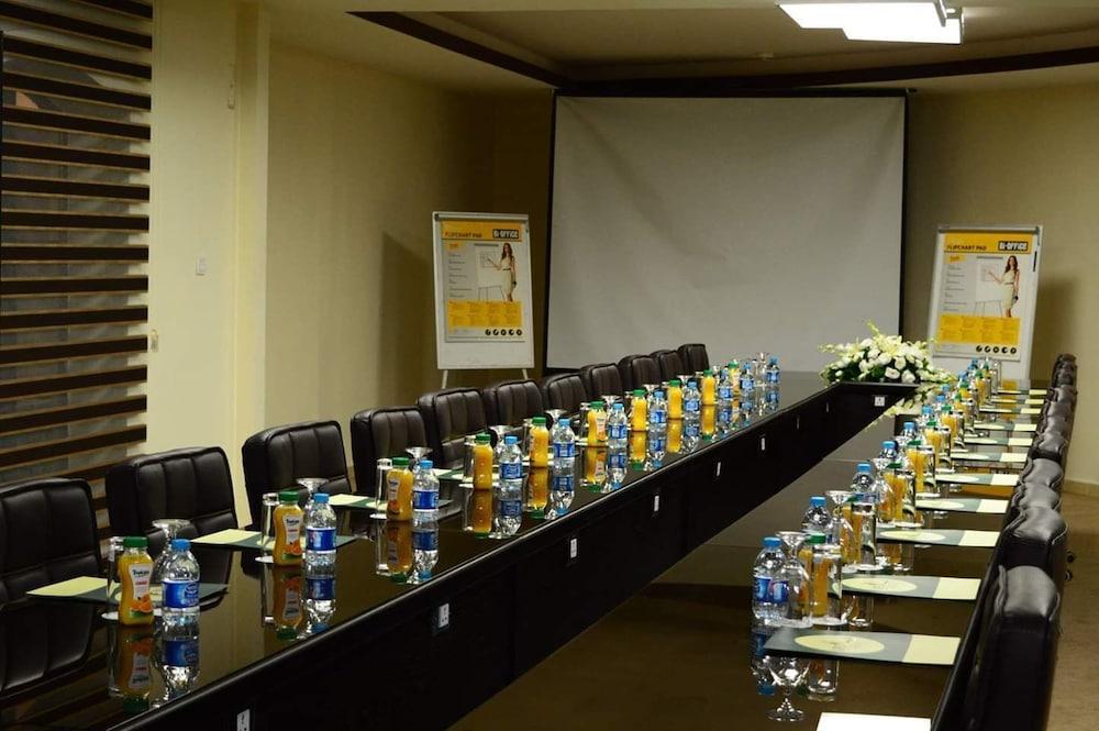 Larsa Hotel Amman Exterior photo