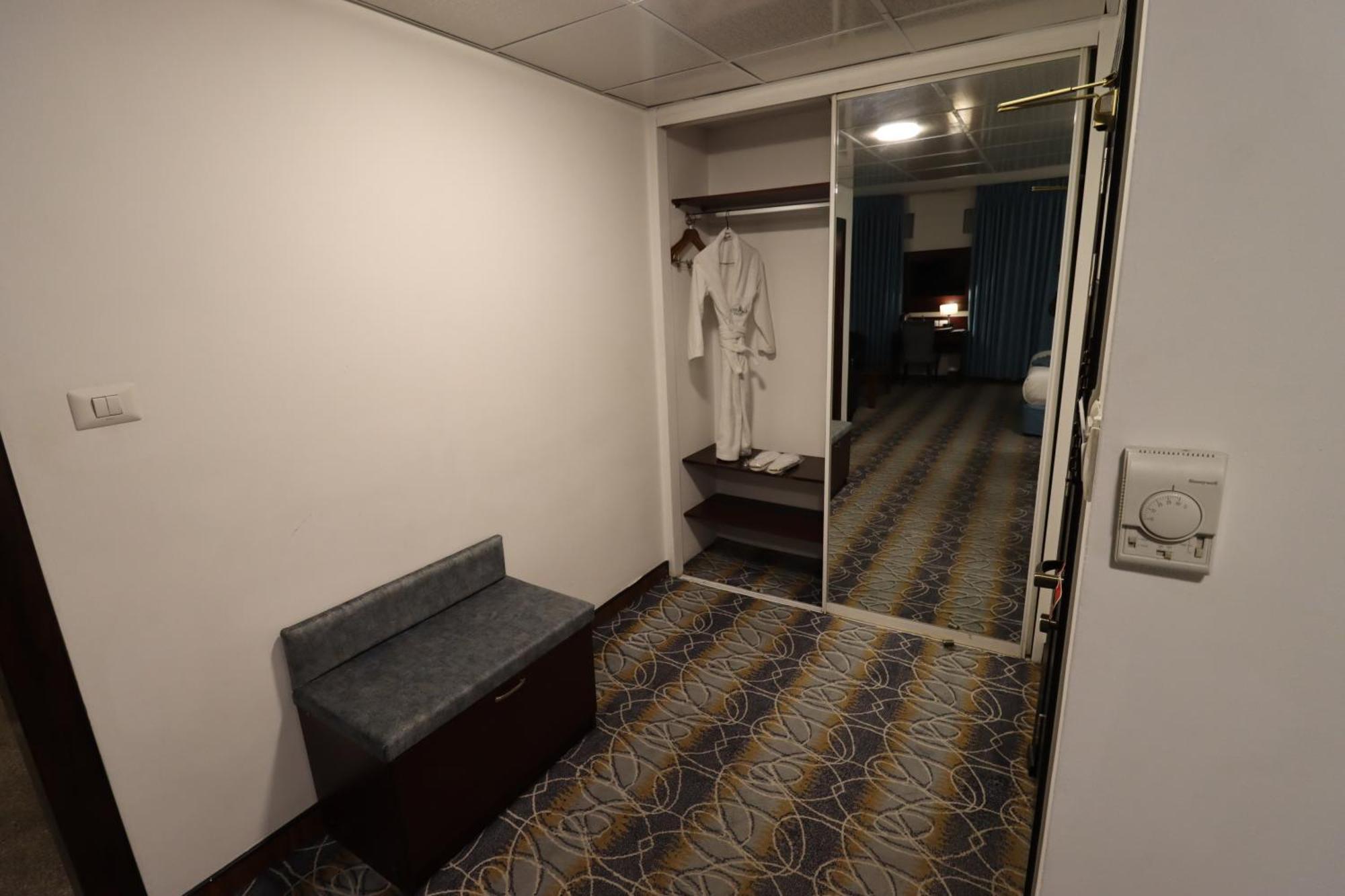 Larsa Hotel Amman Exterior photo